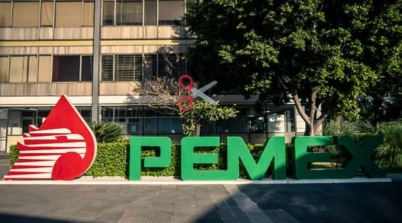 La petrolera estatal emprende una reestructuración administrativa que busca eficientar gastos sin afectar su operación, en medio de una abultada deuda.