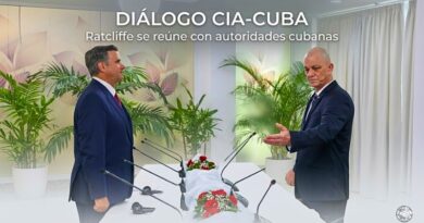 La publicación de imágenes oficiales del director John Ratcliffe con funcionarios cubanos marca un hito de opacidad y diálogo en la tensa relación.