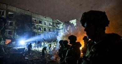El mandatario ruso denunció un ataque con drones contra una residencia estudiantil en Lugansk y vinculó la “busificación” y la corrupción al “colapso catastrófico” de Kiev.