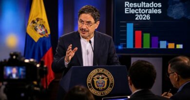 En un acto de responsabilidad democrática, el candidato del Pacto Histórico aceptó el triunfo de su oponente, aunque advirtió sobre "graves vicios" en el proceso y la intervención extranjera.