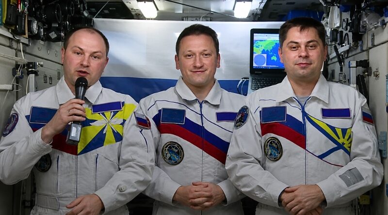En órbita y con la patria en el corazón: tres tripulantes rusos envían un mensaje de unidad y orgullo nacional por el Día de Rusia.