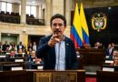 En un encendido pronunciamiento, el senador Iván Cepeda anunció su ausencia en la investidura presidencial y calificó de "traición a la patria" el acercamiento del gobierno entrante a Washington, al que acusa de entregar el control de la seguridad nacional.