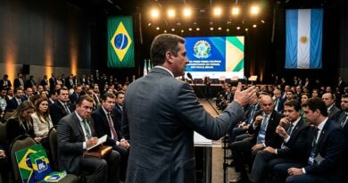 El mandatario argentino calificó a Lula como "presidiario" y "basura socialista" durante un acto en San Pablo, provocando la convocatoria del embajador argentino y el retiro del representante brasileño, en un episodio que quiebra 203 años de historia compartida.