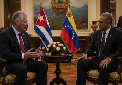 El presidente Miguel Díaz-Canel encabezó una delegación de alto nivel en la embajada venezolana en La Habana para firmar el libro de condolencias, mientras la isla refuerza su compromiso humanitario con los equipos de rescate que trabajan en el país sudamericano tras los devastadores sismos.